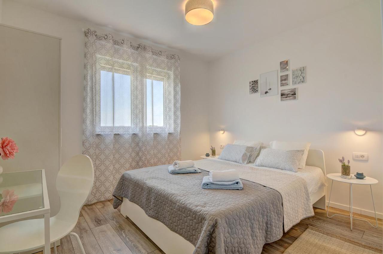שטיניאן Apartment Log In מראה חיצוני תמונה